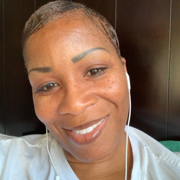 Meet your Posher, Constance - Picture 2 of 2